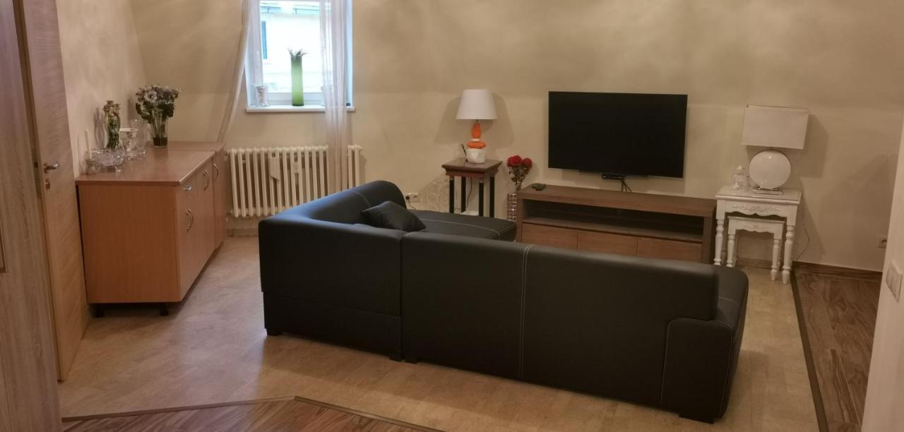 Hezky Byt U Hotela Thermal V Karlovych Varech Karlovy Vary Bagian luar foto